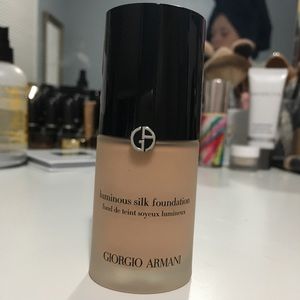 Giorgio Armani Luminous Silk Foundation